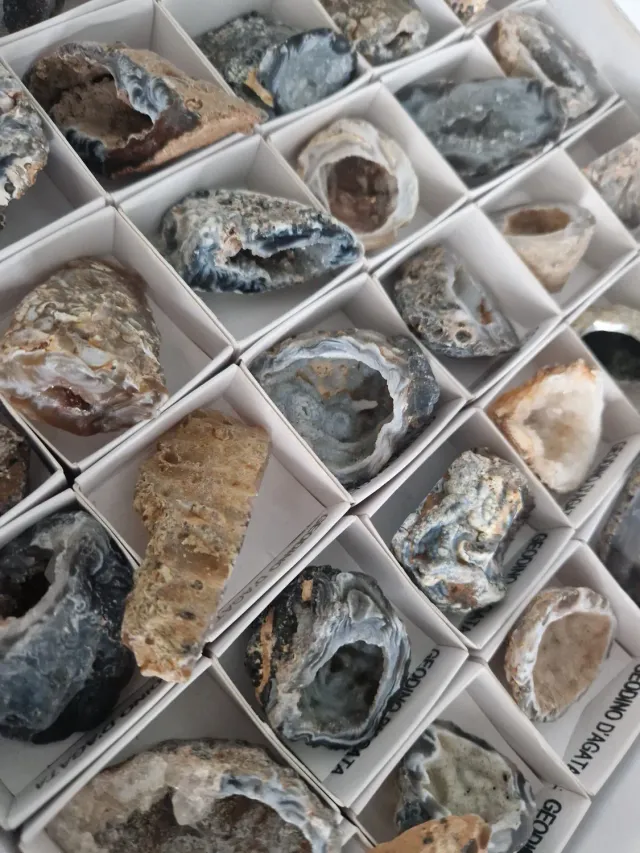 La Fenice Indaco Agata mini geode pietra naturale Botswana