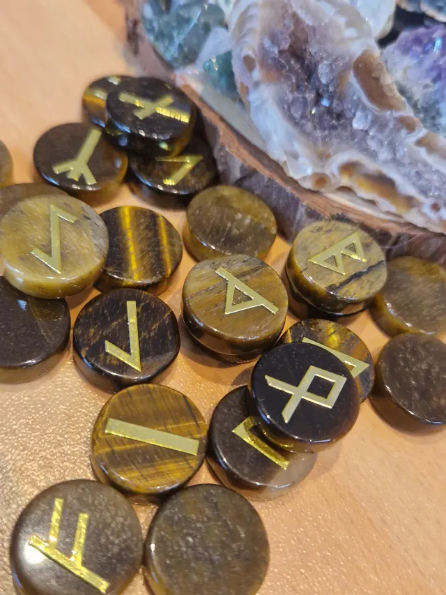 La Fenice Indaco Rune Celtiche pietre naturali 25 pezzi