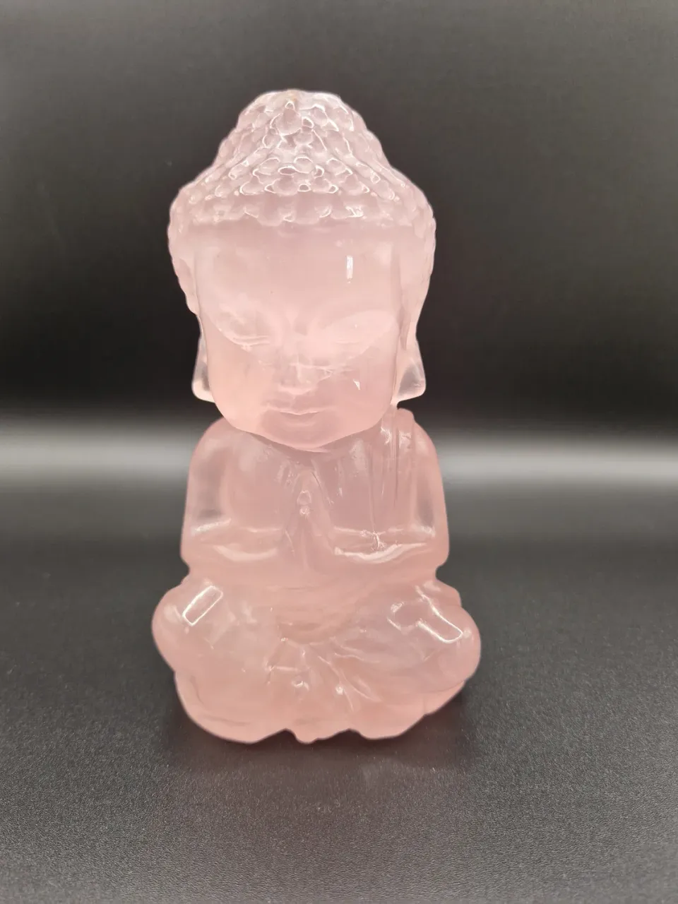 La Fenice Indaco Baby Buddha quarzo rosa statuetta armonia