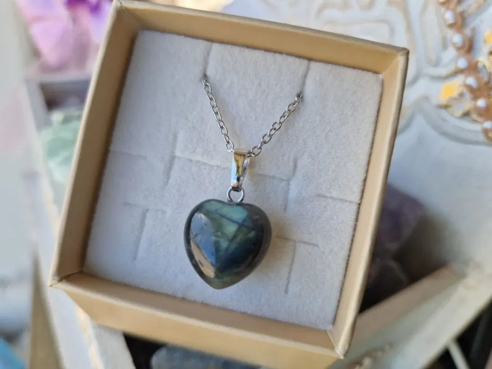 La Fenice Indaco Ciondolo Cuore Labradorite con catenina acciaio