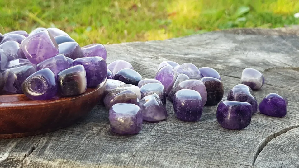 La Fenice Indaco Ametista pietra naturale viola