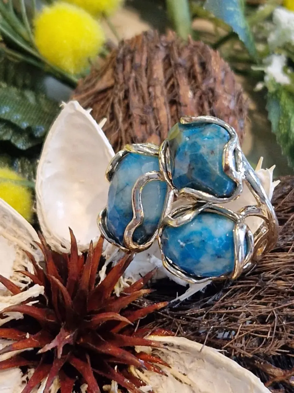 La Fenice Indaco anello apatite blu naturale in bronzo